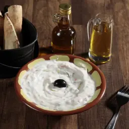 سلطة لبن